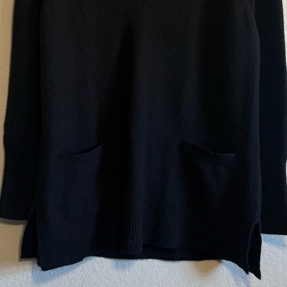 J Crew Black Alpaca Blend V Neck Front Pocket Tunic Sweater Supersoft Yarn Sz LG - Picture 4 of 11
